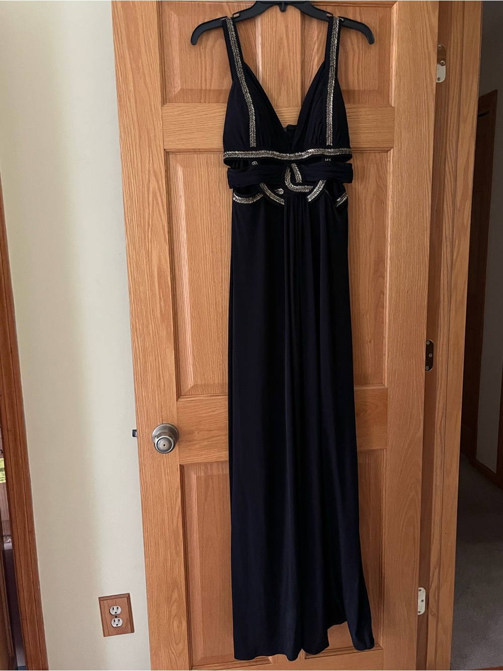 GUESS Elegant Black Evening Gown with Embellished Trim